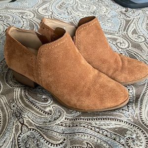 Naturalizer suede booties size 8 1/2